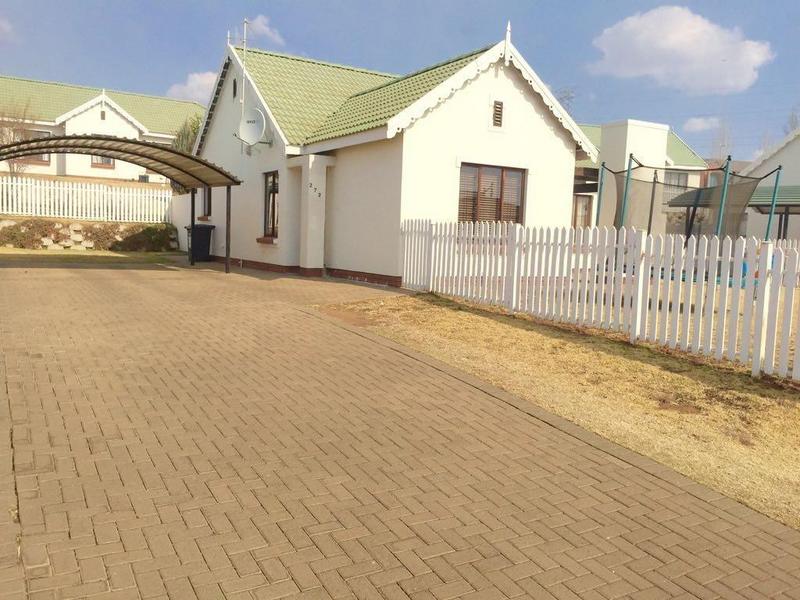 3 Bedroom Property for Sale in Hillside Western Cape